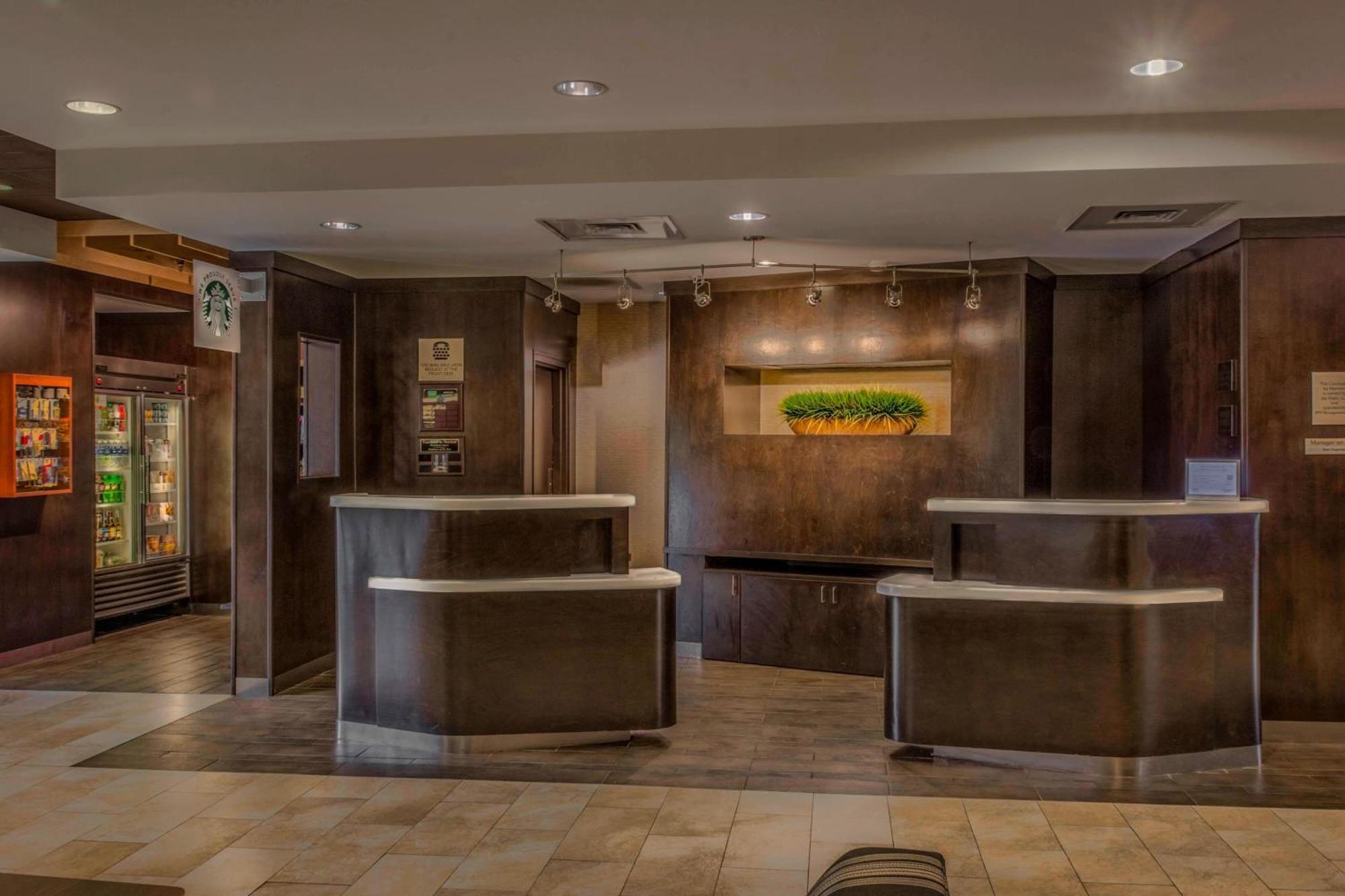 Courtyard Greensboro Airport Екстер'єр фото