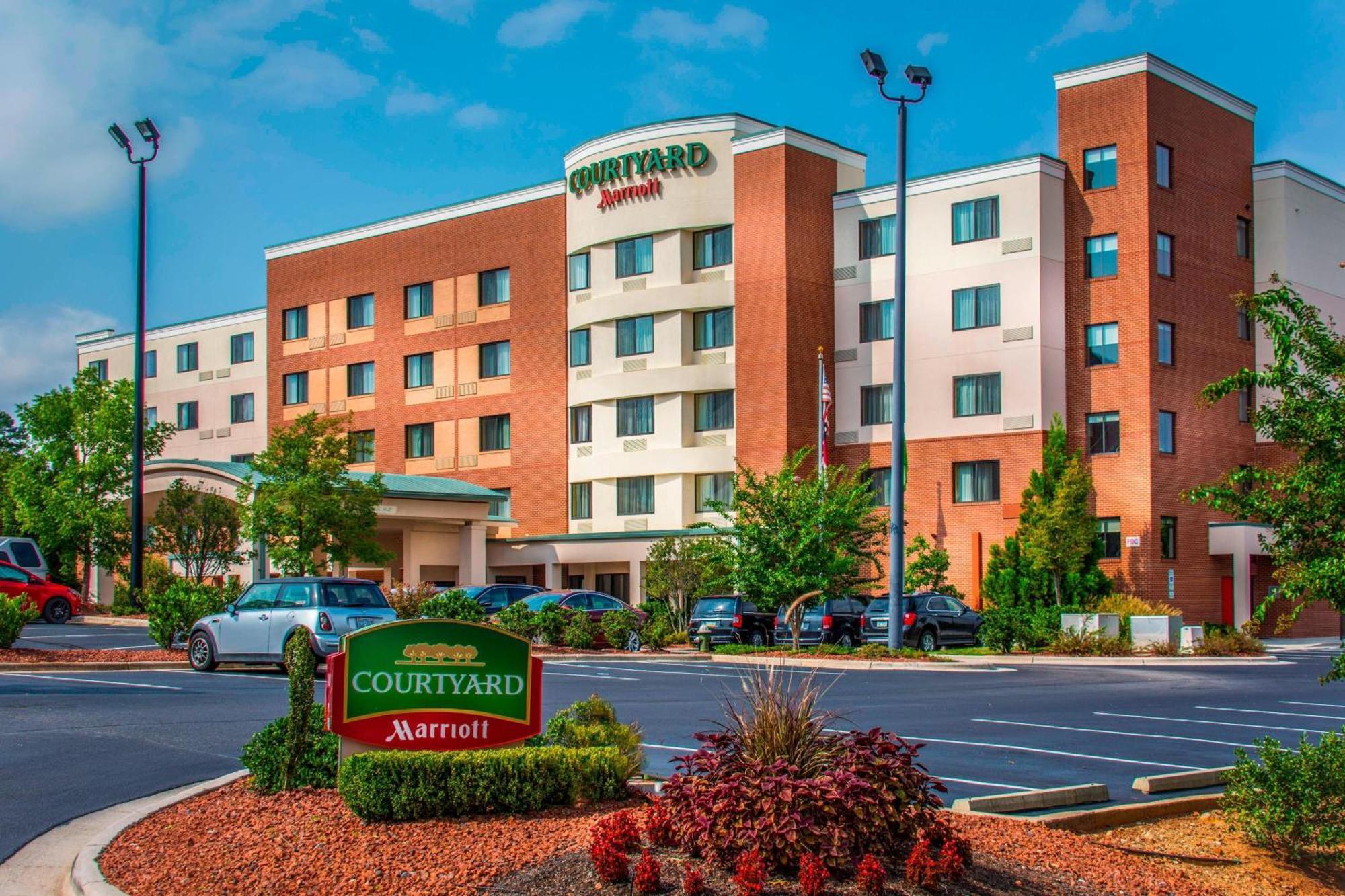 Courtyard Greensboro Airport Екстер'єр фото