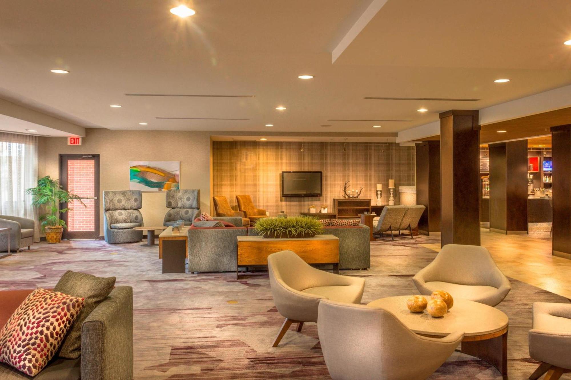 Courtyard Greensboro Airport Екстер'єр фото