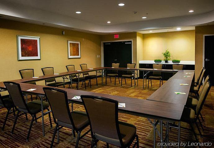 Courtyard Greensboro Airport Екстер'єр фото