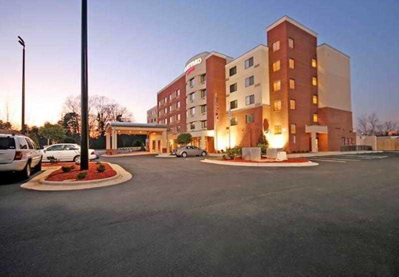 Courtyard Greensboro Airport Екстер'єр фото