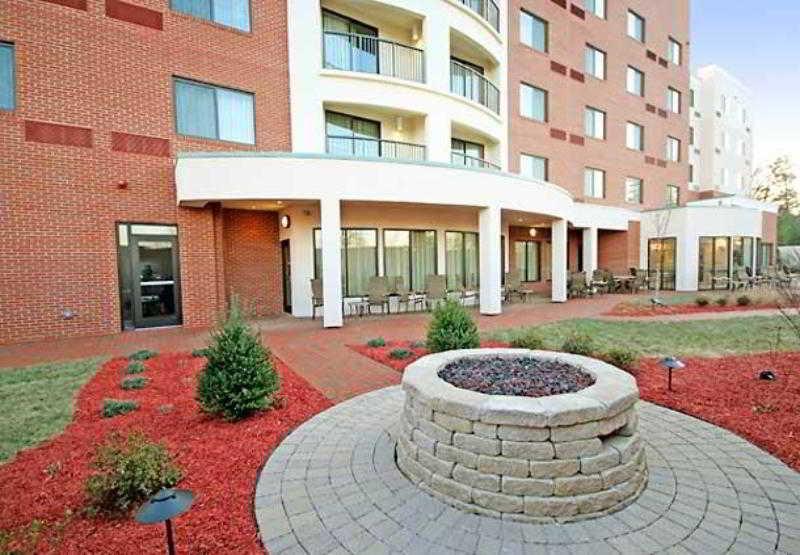 Courtyard Greensboro Airport Екстер'єр фото
